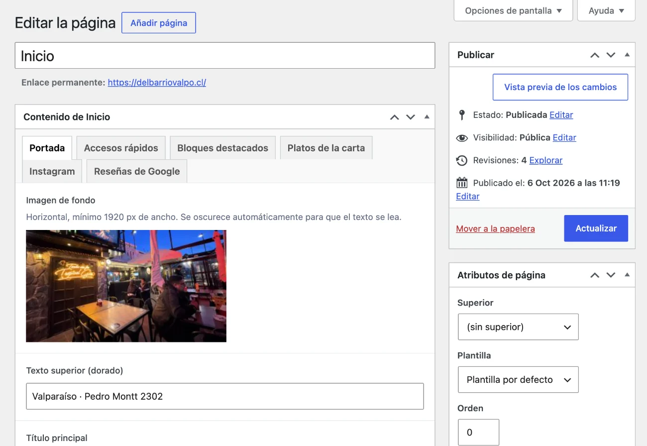 Edición de la página Inicio: pestañas Portada, Accesos rápidos, Bloques destacados, Platos de la carta, Instagram y Reseñas de Google; la pestaña Portada muestra la imagen de fondo y el texto superior; a la derecha, el recuadro Publicar con Revisiones: 4 y el botón Actualizar.